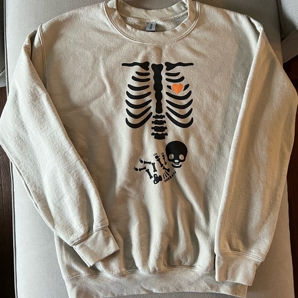 Baby announcement sweater. - Picture 1 of 1